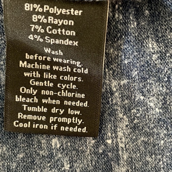 Rock & Republic medium long sleeve tee with grommets and lace-up neck. - Picture 6 of 8